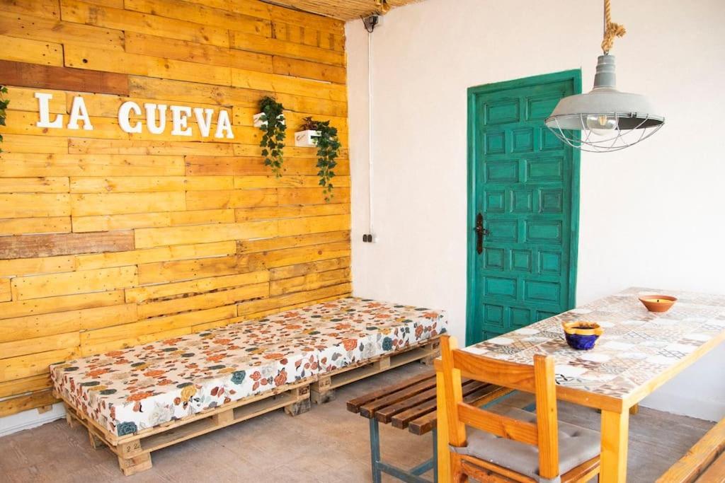 Apartamento Con Terraza Y Barbacoa 파테르나 외부 사진